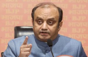 विदेशी फंडिंग और जासूसी के आरोपों पर घिरे गांधी परिवार, सुधांशु त्रिवेदी ने मांगा जवाब